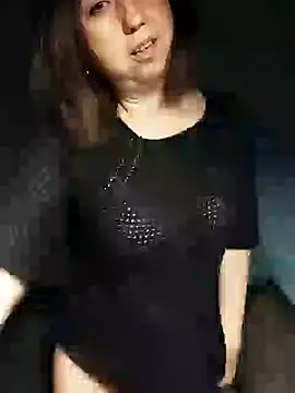 Snapshot of MaryKiki5619 chatting on December 2025 10:37:02 PM MaryKiki5619 online show from December 2025 10:37:02 PM