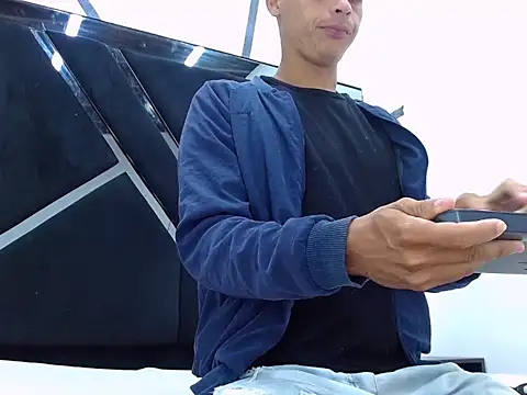 Snapshot of wiltom_ chatting on October 2025 12:18:02 PM wiltom online show from October 2025 12:18:02 PM