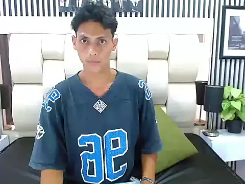 Snapshot of wiltom_ chatting on November 2025 01:40:01 AM wiltom online show from November 2025 01:40:01 AM