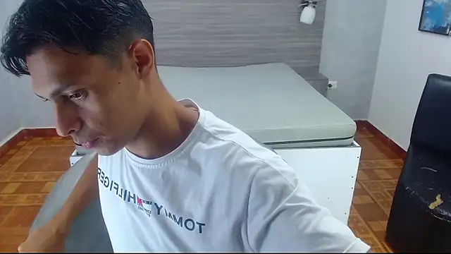 Snapshot of wiltom_ chatting on November 2025 03:18:02 AM wiltom online show from November 2025 03:18:02 AM