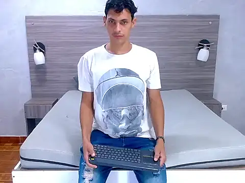 Snapshot of wiltom_ chatting on November 2025 03:26:02 AM wiltom online show from November 2025 03:26:02 AM