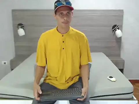 Snapshot of wiltom_ chatting on November 2025 03:54:01 AM wiltom online show from November 2025 03:54:01 AM