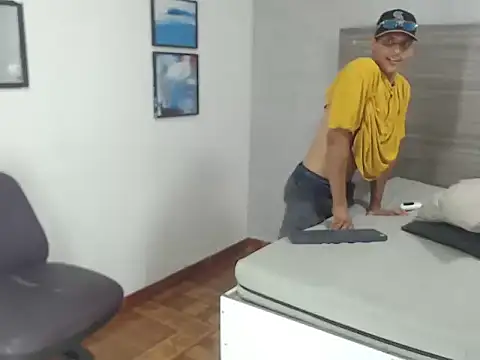 Snapshot of wiltom_ chatting on November 2025 04:00:01 PM wiltom online show from November 2025 04:00:01 PM