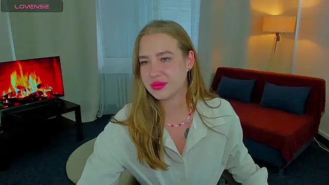 ElaraBloom online show from October 2025 01:45:02 PM