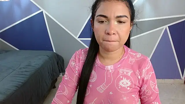 Snapshot of AliceSmity_ chatting on November 2025 05:56:02 PM AliceSmity online show from November 2025 05:56:02 PM