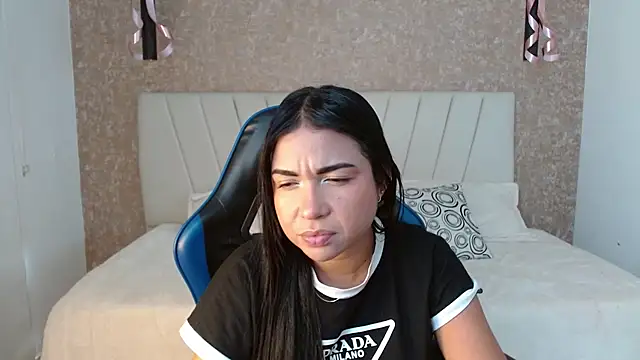 Snapshot of AliceSmity_ chatting on December 2025 05:40:02 PM AliceSmity online show from December 2025 05:40:02 PM