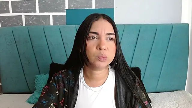 Snapshot of AliceSmity_ chatting on December 2025 12:09:01 PM AliceSmity online show from December 2025 12:09:01 PM