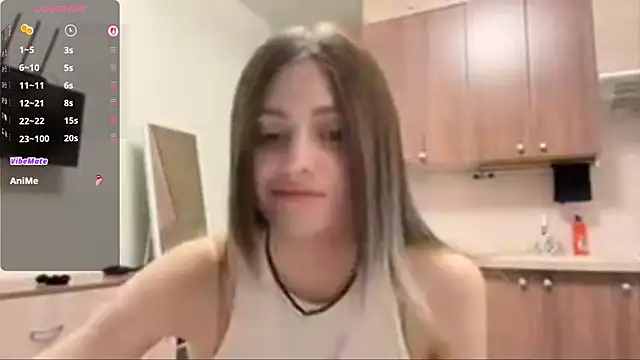 Snapshot of AidaGloshen chatting on November 2025 04:11:02 PM AidaGloshen online show from November 2025 04:11:02 PM