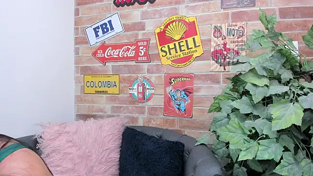 Snapshot of foxy_sharlotte chatting on November 2025 06:37:02 PM foxy sharlotte online show from November 2025 06:37:02 PM