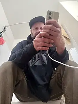 Snapshot of Fuckboyguyman chatting on November 2025 08:42:02 PM Fuckboyguyman online show from November 2025 08:42:02 PM