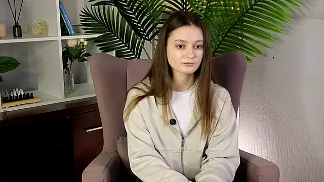 Snapshot of BryannaGilstad chatting on October 2025 12:00:02 PM BryannaGilstad online show from October 2025 12:00:02 PM