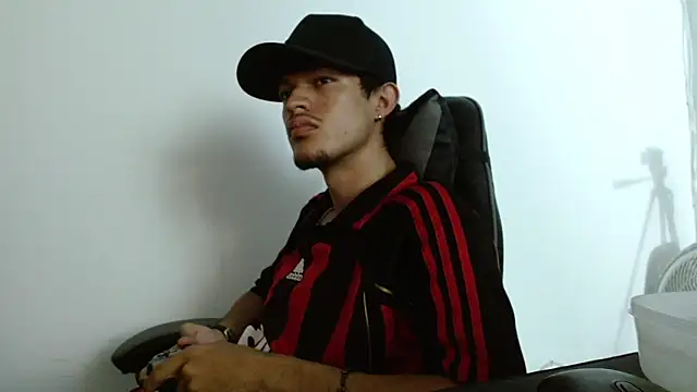 BrayanOconer08 online show from November 2025 12:09:01 AM