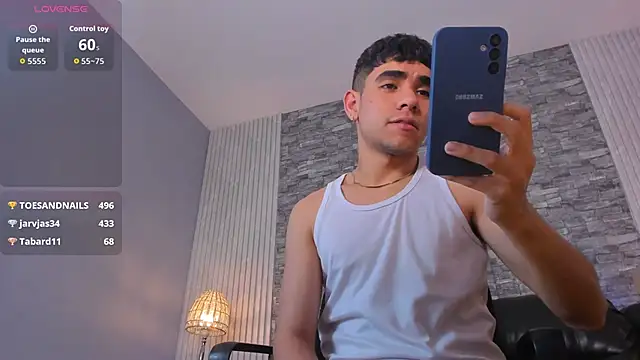 Snapshot of zack_joness18 chatting on November 2025 05:28:02 AM zack joness18 online show from November 2025 05:28:02 AM