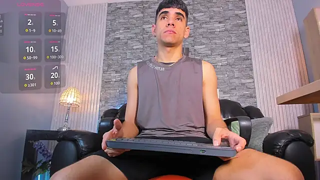 Snapshot of zack_joness18 chatting on November 2025 02:33:02 AM zack joness18 online show from November 2025 02:33:02 AM