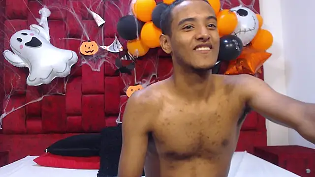 Tommy 22CM online show from October 2025 11:56:02 AM