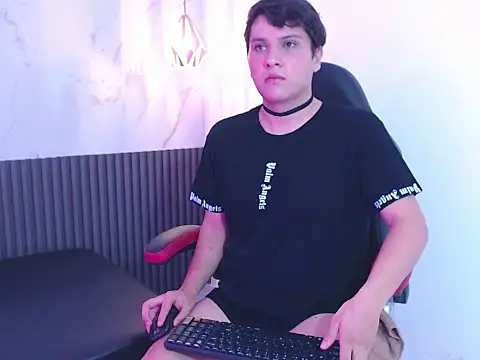 Snapshot of SamLopez1 chatting on October 2025 02:58:02 AM SamLopez1 online show from October 2025 02:58:02 AM