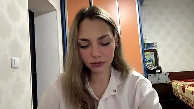 IlanaLafferty online show from November 2025 06:41:01 PM