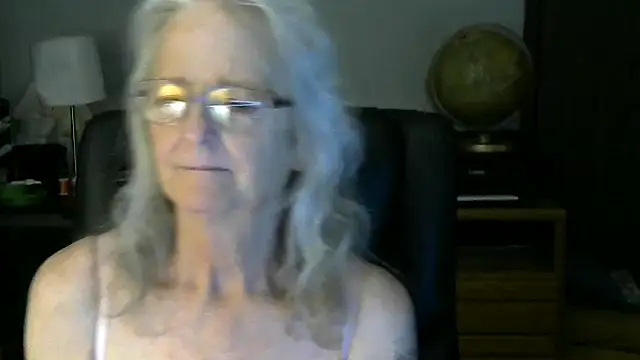 Snapshot of JoleneDelacroix chatting on November 2025 04:22:01 AM JoleneDelacroix online show from November 2025 04:22:01 AM