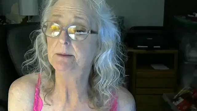 Snapshot of JoleneDelacroix chatting on December 2025 04:42:02 AM JoleneDelacroix online show from December 2025 04:42:02 AM