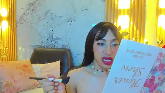 Snapshot of Nayla_Monroee chatting on November 2025 01:54:02 PM Nayla Monroee online show from November 2025 01:54:02 PM