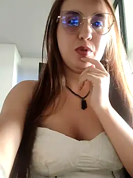 Snapshot of Alyah_1-2 chatting on November 2025 06:19:02 PM Alyah 1-2 online show from November 2025 06:19:02 PM