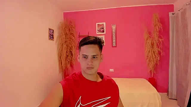 Snapshot of elmasmas01 chatting on November 2025 08:32:01 PM elmasmas01 online show from November 2025 08:32:01 PM