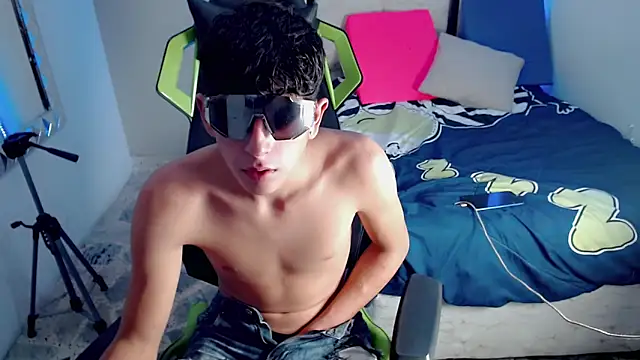 Snapshot of Cash_G_ chatting on November 2025 09:15:02 PM Cash G online show from November 2025 09:15:02 PM