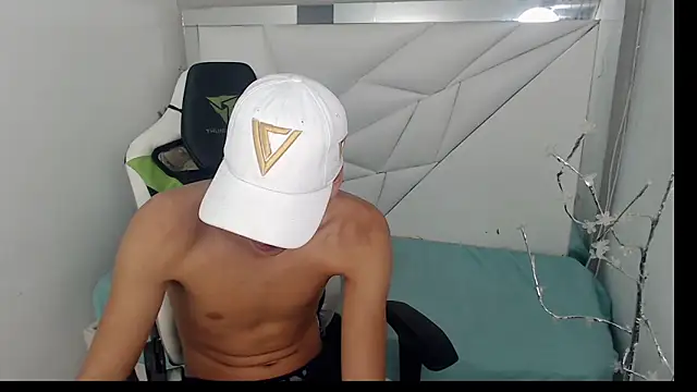 Snapshot of Cash_G_ chatting on November 2025 08:29:01 PM Cash G online show from November 2025 08:29:01 PM