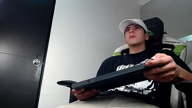 Snapshot of Cash_G_ chatting on November 2025 08:29:02 PM Cash G online show from November 2025 08:29:02 PM