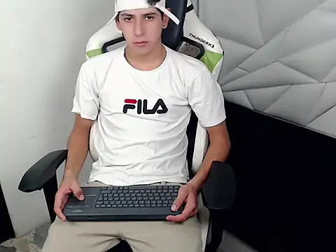 Snapshot of Cash_G_ chatting on November 2025 08:41:02 PM Cash G online show from November 2025 08:41:02 PM