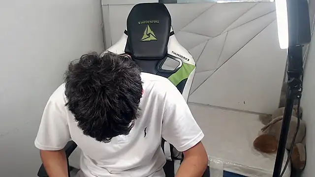 Snapshot of Cash_G_ chatting on November 2025 09:04:01 PM Cash G online show from November 2025 09:04:01 PM