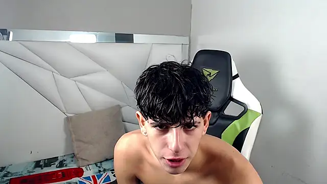 Snapshot of Cash_G_ chatting on December 2025 08:24:02 PM Cash G online show from December 2025 08:24:02 PM