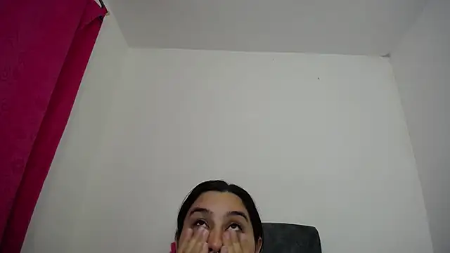 Snapshot of Mia_fox29 chatting on November 2025 11:46:02 AM Mia fox29 online show from November 2025 11:46:02 AM