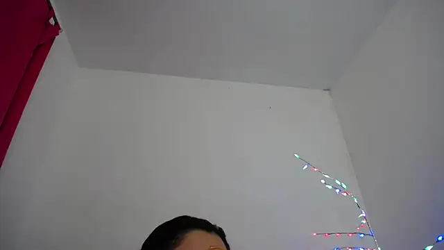 Snapshot of Mia_fox29 chatting on December 2025 12:25:02 PM Mia fox29 online show from December 2025 12:25:02 PM