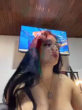 Im Saraaaa online show from October 2025 06:30:02 PM