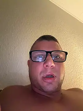 Snapshot of PolishBoy1995 chatting on October 2025 03:23:02 AM PolishBoy1995 online show from October 2025 03:23:02 AM