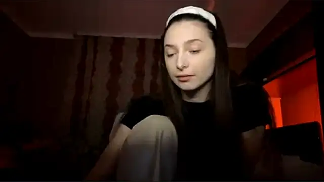 Snapshot of Poly_Falkony chatting on October 2025 02:51:02 PM Poly Falkony online show from October 2025 02:51:02 PM