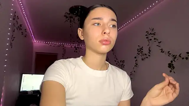 Snapshot of LilithFlamey chatting on November 2025 04:18:02 PM LilithFlamey online show from November 2025 04:18:02 PM