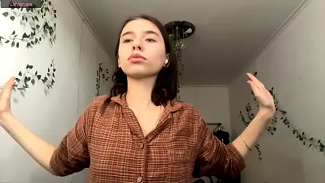 Snapshot of LilithFlamey chatting on December 2025 09:35:02 AM LilithFlamey online show from December 2025 09:35:02 AM