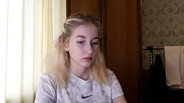 LisaKacitaa online show from November 2025 09:10:01 AM