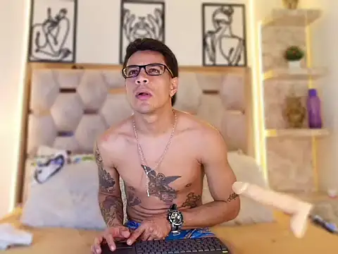 Snapshot of Andrew_Haalls chatting on November 2025 08:46:02 PM Andrew Haalls online show from November 2025 08:46:02 PM