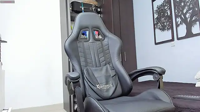 Snapshot of aron-bulgarelli chatting on December 2025 10:15:02 PM aron-bulgarelli online show from December 2025 10:15:02 PM