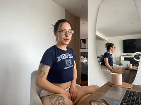 Snapshot of Oceane16_ chatting on November 2025 08:07:01 PM Oceane16 online show from November 2025 08:07:01 PM