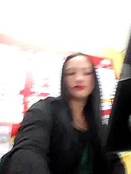 Snapshot of Danaluna chatting on November 2025 08:54:01 PM Danaluna online show from November 2025 08:54:01 PM