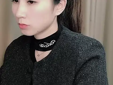 Snapshot of lvy-002 chatting on November 2025 04:03:01 AM lvy-002 online show from November 2025 04:03:01 AM