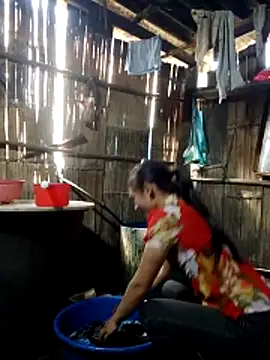 Snapshot of doggy-00 chatting on December 2025 04:50:01 AM doggy-00 online show from December 2025 04:50:01 AM