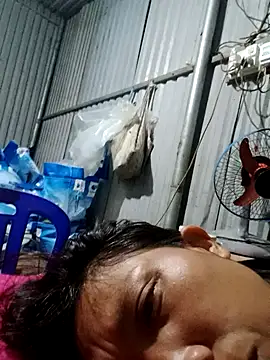 Snapshot of bella-la chatting on November 2025 07:27:01 PM bella-la online show from November 2025 07:27:01 PM