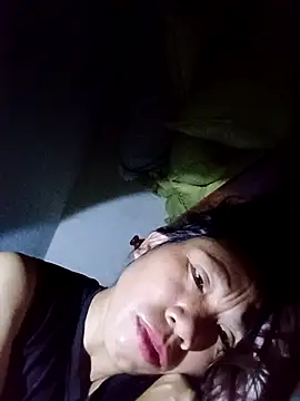 Snapshot of bella-la chatting on November 2025 10:52:01 PM bella-la online show from November 2025 10:52:01 PM