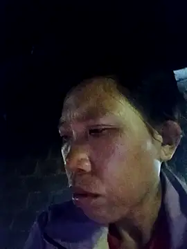 Snapshot of bella-la chatting on November 2025 01:39:02 AM bella-la online show from November 2025 01:39:02 AM