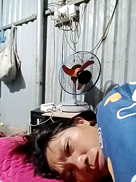 Snapshot of bella-la chatting on November 2025 07:46:01 PM bella-la online show from November 2025 07:46:01 PM